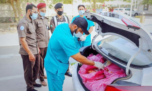 നി​യ​മ​വി​രു​ദ്ധ​മാ​യി ക​ട​ത്തി​യ 200 കി​ലോ മാം​സം പി​ടി​കൂ​ടി