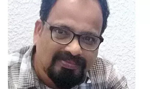 സ​ജി അ​പ്പാ​ട​ന്​ യാ​ത്ര​യ​യ​പ്പ്​​ന​ൽ​കി