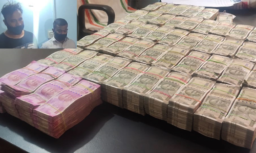 ഒന്നരക്കോടി രൂപയുമായി രണ്ടു പേർ പിടിയിൽ