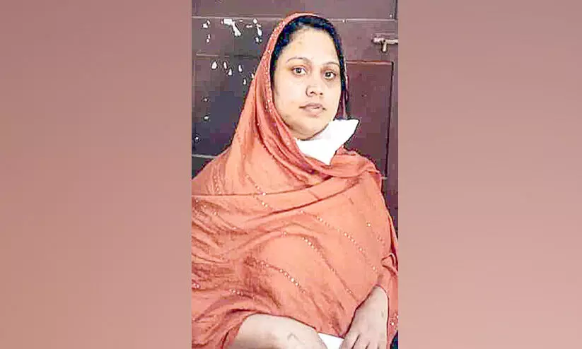 ജോലി വാഗ്ദാനം ചെയ്ത് പണം തട്ടി; യുവതി അറസ്റ്റിൽ ജോലി വാഗ്ദാനം ചെയ്ത് പണം തട്ടി; യുവതി അറസ്റ്റിൽ