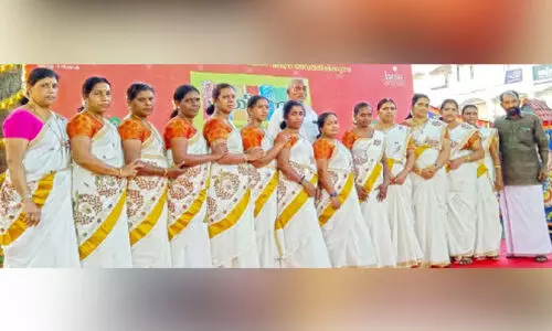 കോലടി അടവുകളുമായി അവർ വേദികൾ കീഴടക്കുന്നു