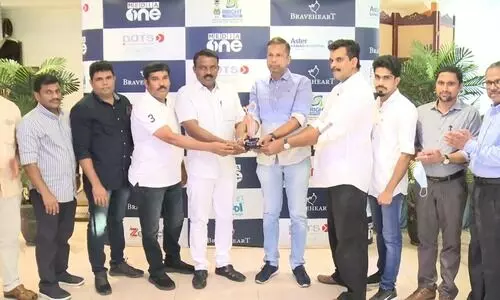 ജിദ്ദ ബഖാല കൂട്ടായ്മക്കും യാംബു മലയാളി അസോസിയേഷനും മീഡിയവൺ ബ്രേവ്ഹാർട് പുരസ്കാരം സമ്മാനിച്ചു