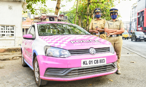 പിങ്ക് പൊലീസ്: പെൺജീവിതങ്ങളുടെ കാവലാൾ