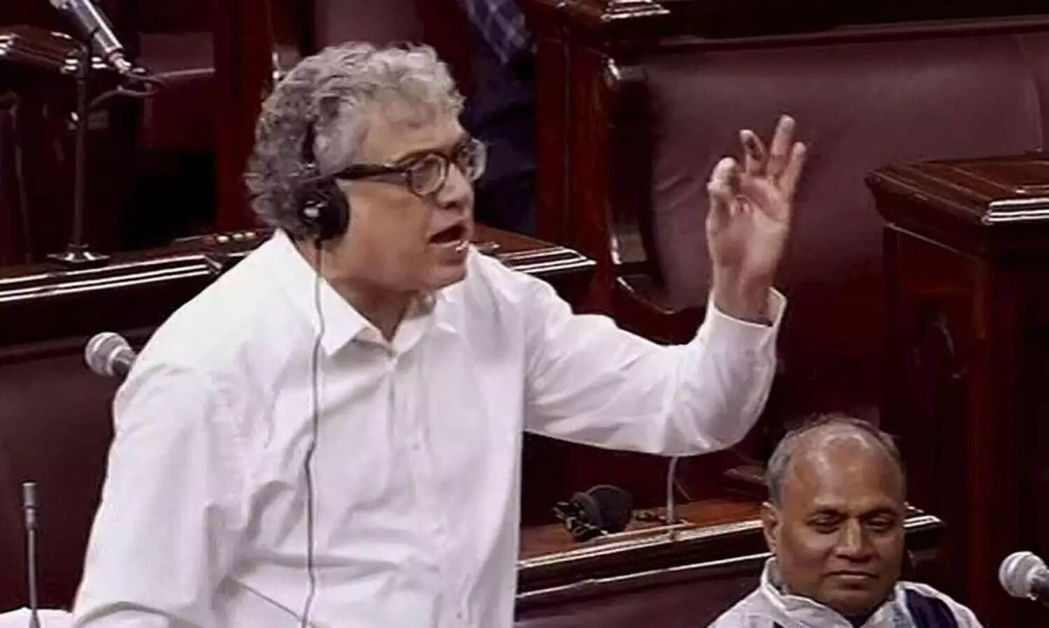 കോൺഗ്രസ്​- ഇടത്- ഐ.എസ്​.എഫ്​ സഖ്യത്തിന്​​ ബി.ജെ.പിയുമായി അവിഹിത കൂട്ടുകെട്ട്​; സീറ്റുകൾ ഒറ്റയക്കത്തിലൊതുങ്ങും- ഡെറക്​ ഒ ബ്രിയൻ