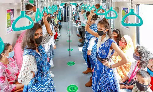 fashion show at kochi metro