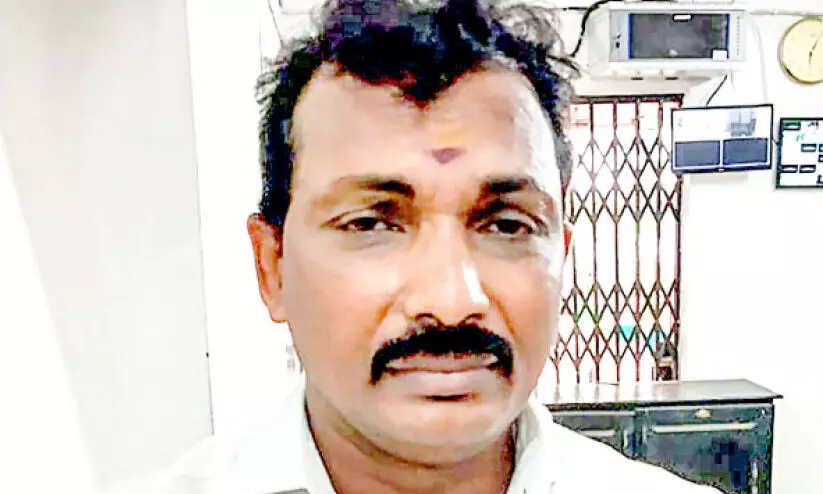 satheeshan nudity display satheeshan nudity display