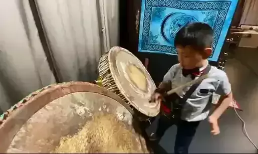 വിസ്മയിപ്പിച്ച് അഞ്ച് വയസുകാരന്‍റെ ഡ്രം വായന; വിഡിയോ പങ്കുവെച്ച് എ.ആർ. റഹ്മാൻ