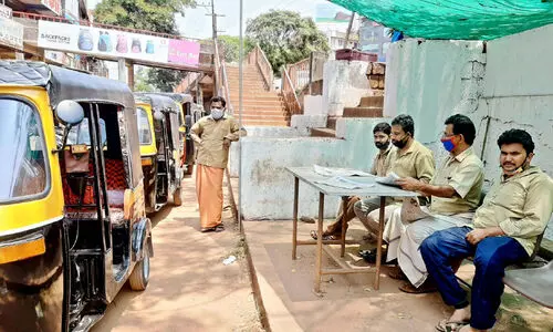 kasaragod new busstand auto drivers