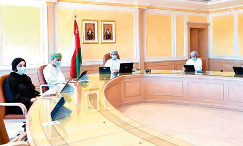 വാ​ക്​​സി​നേ​ഷ​ൻ നി​ർ​ബ​ന്ധ​മാ​ക്കു​ന്ന​തി​െൻറ   സാ​ധ്യ​ത​ക​ൾ ച​ർ​ച്ച ചെ​യ്​​തു