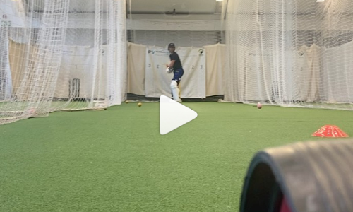 ഐ.പി.എൽ തയ്യാറെടുപ്പിനിടെ ഐഫോൺ അടിച്ചുതകർത്ത്​ ഡിവില്ലേഴ്​സ്​