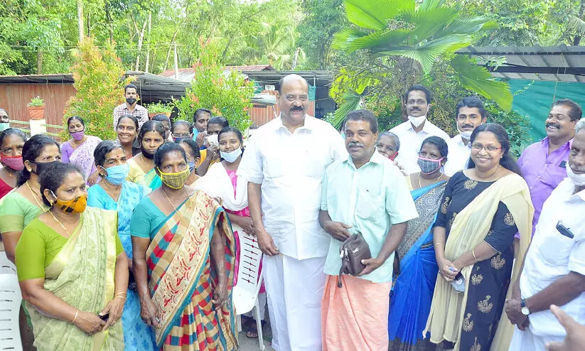 മാണി സി.കാപ്പ​നുവേണ്ടി സഹോദരങ്ങളും ബന്ധുക്കളും