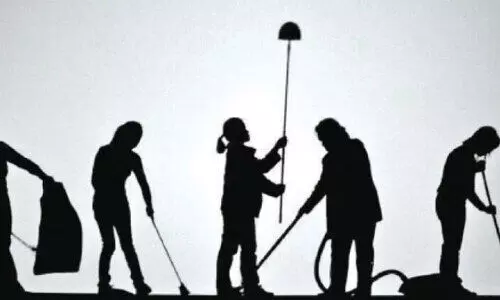 ക​രാ​ർ കാ​ലാ​വ​ധി: ഗാ​ർ​ഹി​ക​ത്തൊ​ഴി​ലാ​ളി ന​ഷ്​​ട​പ​രി​ഹാ​രം ന​ൽ​കേ​ണ്ടെ​ന്ന്​ കോ​ട​തി