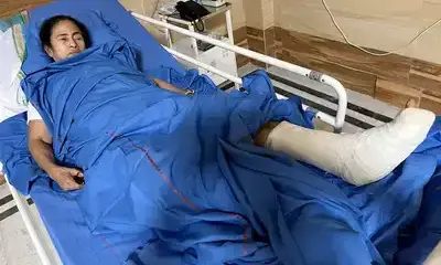 ആവശ്യം വന്നാൽ വീൽചെയറിലായാലും പ്രചാരണ രംഗത്തിറങ്ങും- മമത