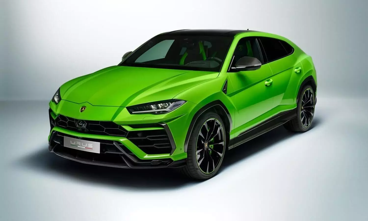 ലംബോർഗിനി ഉറുസ്​ ഇനി പവിഴ പേടകം പതിപ്പിലും; നിരത്തുകൾ വെട്ടിത്തിളങ്ങും