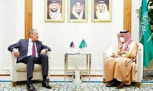 ഹൂ​തി ആ​ക്ര​മ​ണം എ​ണ്ണ​വി​ത​ര​ണം   ത​ട​സ്സ​പ്പെ​ടു​ത്താ​ൻ –വി​ദേ​ശ​കാ​ര്യ മ​ന്ത്രി