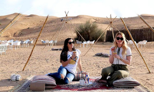 മരുഭൂ കാഴ്ചകൾ നുകർന്നൊരു കാപ്പി കുടിക്കാം മരുഭൂ കാഴ്ചകൾ നുകർന്നൊരു കാപ്പി കുടിക്കാം