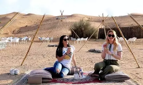 മ​രു​ഭൂ​ കാ​ഴ്ച​ക​ൾ നു​ക​ർ​ന്നൊ​രു കാ​പ്പി കു​ടി​ക്കാം