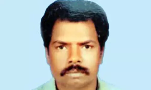 എം.സി റോഡിൽ ബസ് കാറിലിടിച്ച് ഒരാൾ മരിച്ചു എം.സി റോഡിൽ ബസ് കാറിലിടിച്ച് ഒരാൾ മരിച്ചു