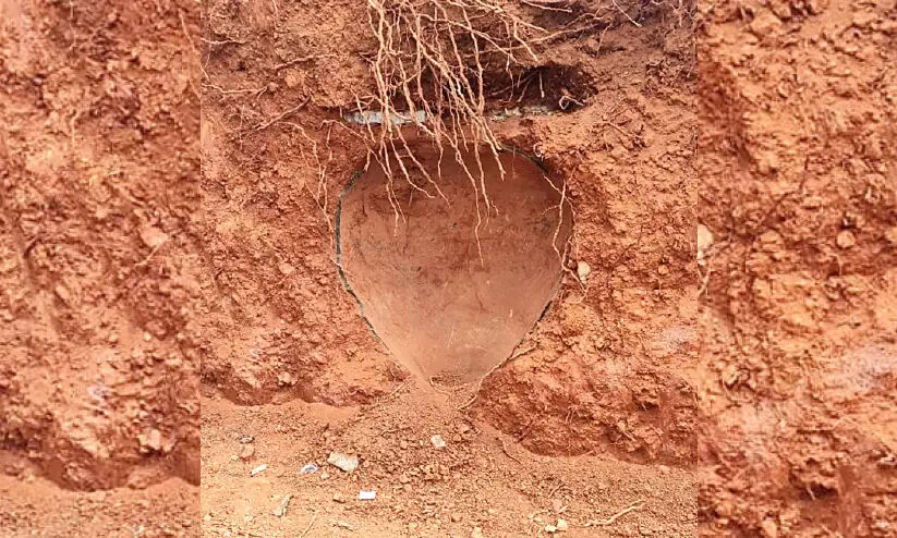 റോഡുപണിക്കിടെ നിധി കിട്ടിയെന്ന് അഭ്യൂഹം