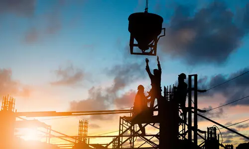 കരാർ ജോ​ലി​ക​ളി​ൽ സ്വ​ദേ​ശി​വ​ത്ക​ര​ണം വ​ർ​ധി​പ്പി​ച്ച​ത്​ പ്രാ​ബ​ല്യ​ത്തി​ൽ