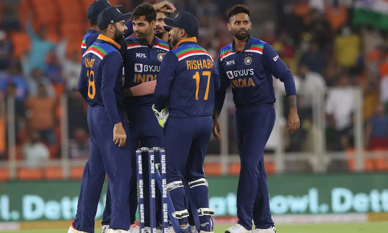 ഇംഗ്ലണ്ടിനെ പിടിച്ചുകെട്ടി, ഇന്ത്യക്ക് ജയിക്കാൻ 165 റൺസ് ലക്ഷ്യം ഇംഗ്ലണ്ടിനെ പിടിച്ചുകെട്ടി, ഇന്ത്യക്ക് ജയിക്കാൻ 165 റൺസ് ലക്ഷ്യം