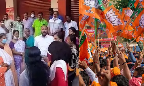 തിരുവല്ലയിൽ ബി.ജെ.പി സ്ഥാനാർഥിയെ മഹിള മോർച്ച പ്രവർത്തകർ തടഞ്ഞുവെച്ചു