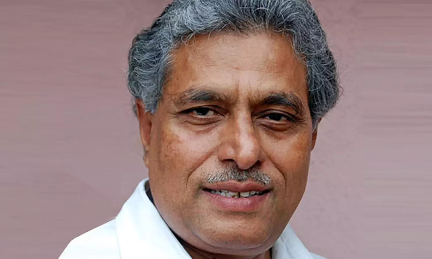 അഹമ്മദ് കബീർ പാണക്കാട്ടെത്തി; കളമശ്ശേരിയിൽ വിമതനില്ല