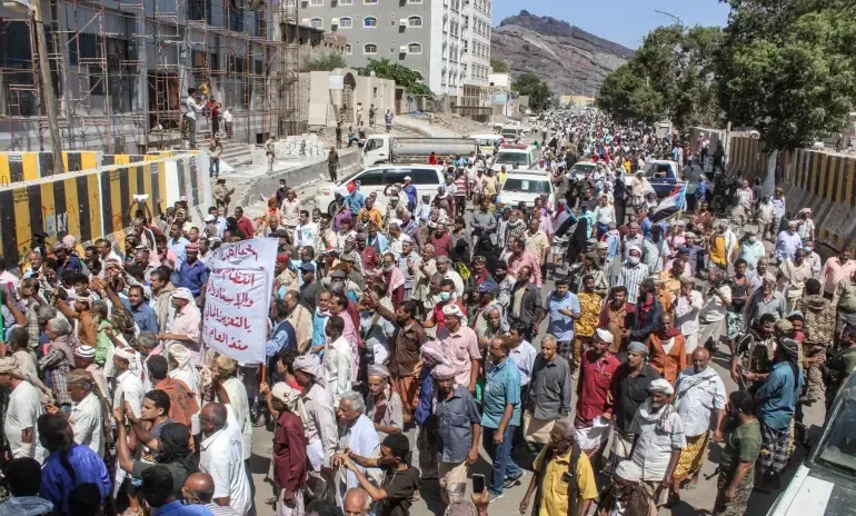 യെമനിൽ പ്രസിഡന്‍റിന്‍റെ കൊട്ടാരം കൈയേറി പ്രക്ഷോഭകർ