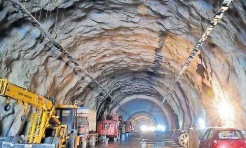 കു​തി​രാ​ൻ: ഒ​രു തു​ര​ങ്ക​പാ​ത ഈ​മാ​സം പൂ​ർ​ത്തി​യാ​ക്കു​മെ​ന്ന്​ ക​രാ​ർ ക​മ്പ​നി