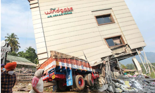 ക​ൽ​പ​റ്റ അപകടം; വലിയ ഭാരവുമായി ചരക്കുലോറി  എങ്ങനെ ചുരം കയറി?