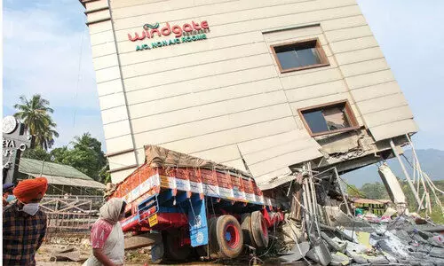 ക​ൽ​പ​റ്റ അപകടം; വലിയ ഭാരവുമായി ചരക്കുലോറി  എങ്ങനെ ചുരം കയറി?