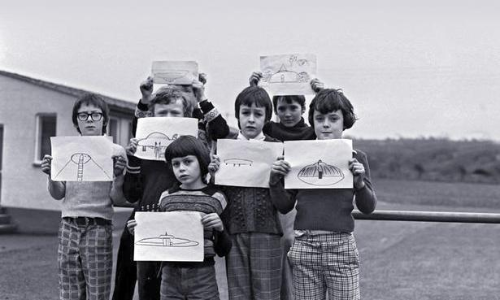 ബ്രിട്ടനെ മുൾമുനയിലാക്കി സ്​കൂൾ കുട്ടികളുടെ പറക്കുംതളിക ചിത്രം; പിടി വിടാതെ പ്രതിരോധ മന്ത്രാലയം