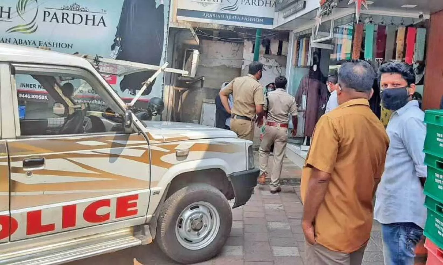 ഫറോക്കിൽ വ്യാപക മോഷണശ്രമം, ചാലിയത്ത് കമ്പ്യൂട്ടർ ഉപകരണങ്ങൾ കവർന്നു