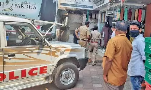 ഫറോക്കിൽ വ്യാപക മോഷണശ്രമം, ചാലിയത്ത് കമ്പ്യൂട്ടർ ഉപകരണങ്ങൾ കവർന്നു