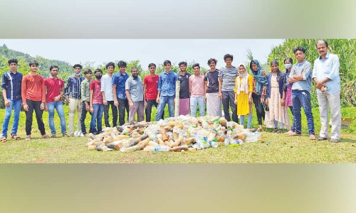 വീട് നഷ്​ടപ്പെട്ട കുടുംബത്തിന് കൈത്താങ്ങുമായി സ്‌ക്രാപ് ചലഞ്ച്