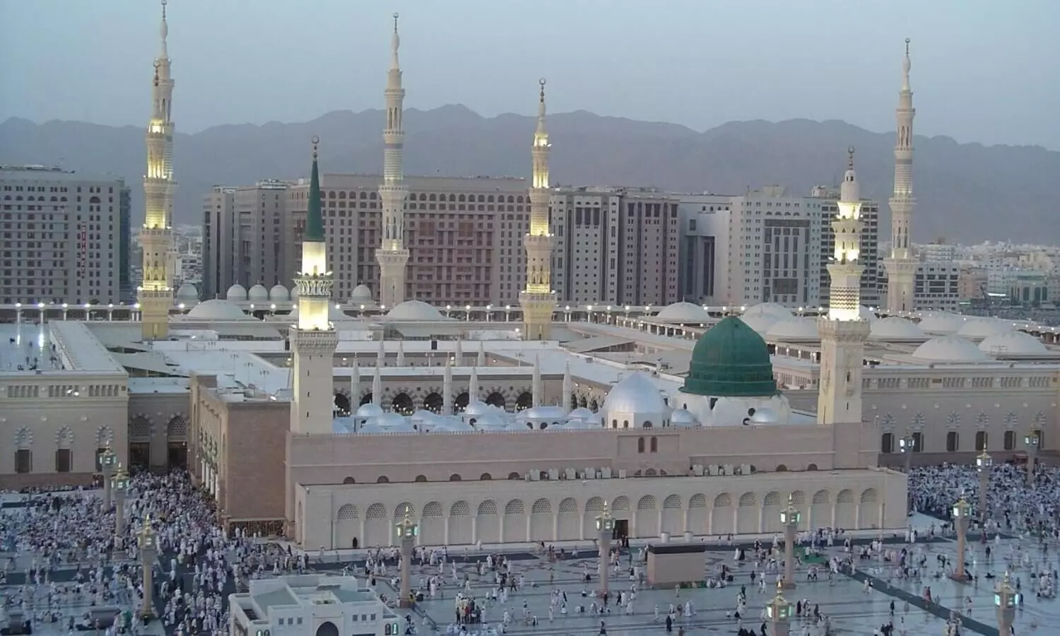 മദീന മസ്​ജിദുന്നബവിയിലെ റമദാൻ പദ്ധതികൾ പ്രഖ്യാപിച്ചു; നമസ്​കാരത്തിന്​ 60,000 പേർക്ക് അവസരം