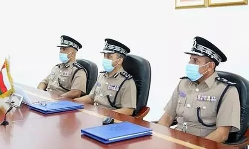 റോ​​യ​​ൽ ഒ​​മാ​​ൻ പൊ​​ലീ​​സി​െൻറഹ്ര​​സ്വ​​ചി​​ത്ര​​ത്തി​​ന്​   പു​​ര​​സ്​​​കാ​​രം