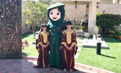 പൊ​ലീ​സ്​ വാ​ഹ​ന​ത്തി​ൽ ക​യ​റ​ണ​മെ​ന്ന്​ ഷ​മ്മ​യും മ​റി​യ​വും; എ​ങ്കി​ൽ പോ​രൂ എ​ന്ന്​ പൊ​ലീ​സ്​