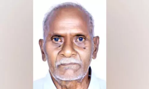 ഭൂസമര നേതാവ് ​ഒണ്ടൻ പണിയൻ പത്രിക നൽകി