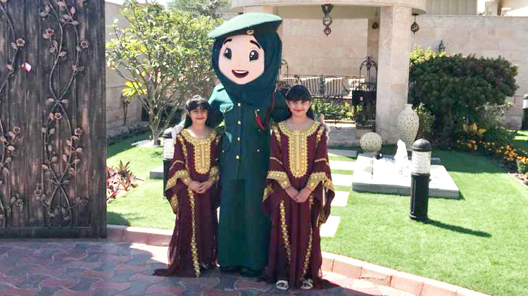 പൊലീസ് വാഹനത്തിൽ കയറണമെന്ന് ഷമ്മയും മറിയവും; എങ്കിൽ പോരൂ എന്ന് പൊലീസ് പൊലീസ് വാഹനത്തിൽ കയറണമെന്ന് ഷമ്മയും മറിയവും; എങ്കിൽ പോരൂ എന്ന് പൊലീസ്