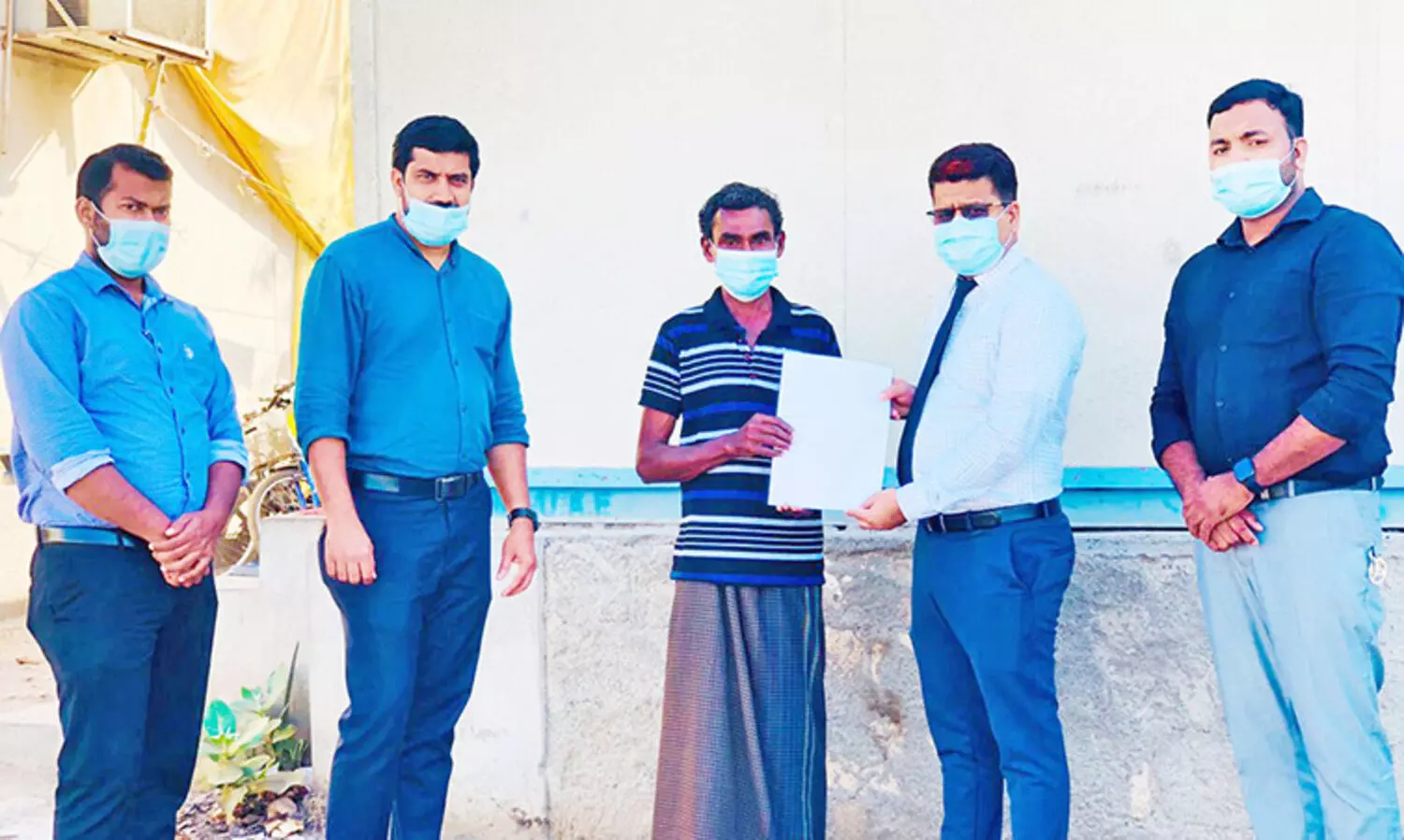 മോഹനൻ നാട്ടിലേക്കു​ മടങ്ങി, 13 വർഷത്തിനുശേഷം