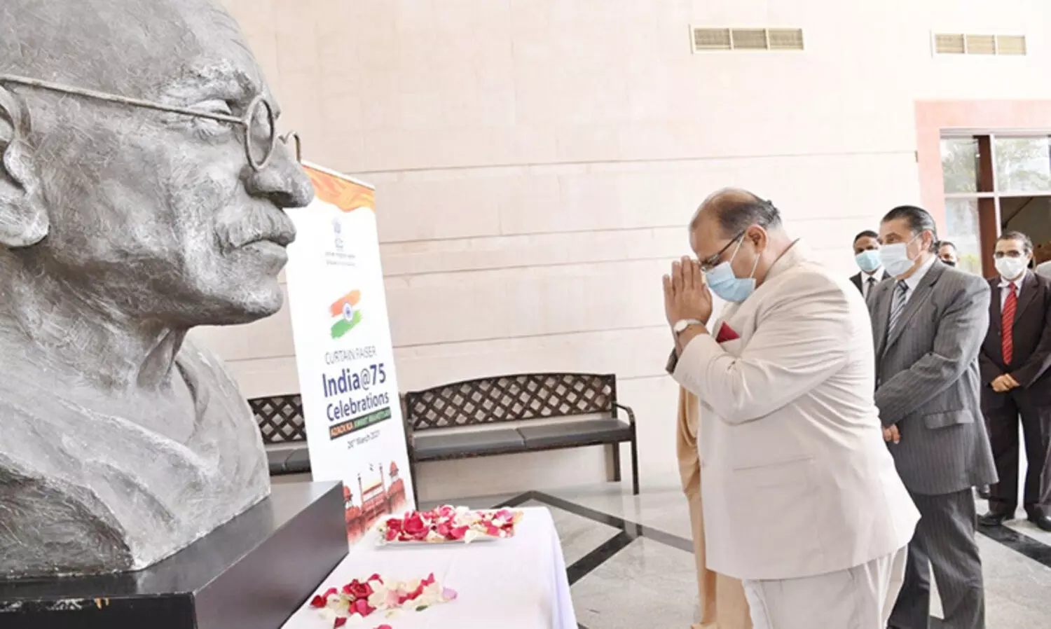 ഇ​ന്ത്യ​ൻ സ്വാ​ത​ന്ത്ര്യ​ത്തി​െൻറ 75ാം വാ​ർ​ഷി​കം: ആ​ഘോ​ഷ​ങ്ങ​ൾ​ക്ക്​ തു​ട​ക്കം​കു​റി​ച്ച്​ ഇ​ന്ത്യ​ൻ എം​ബ​സി