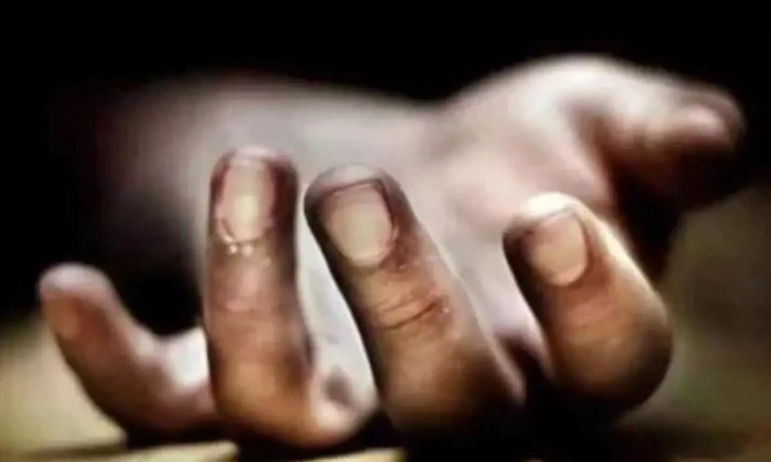 പാറമടയിൽ കല്ല്​ കയറ്റാൻ വന്ന ലോറി അപകടത്തിൽപെട്ട്​​ ഡ്രൈവർ മരിച്ചു