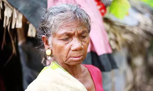 പണിയർ പടിക്കു പുറത്തുതന്നെ