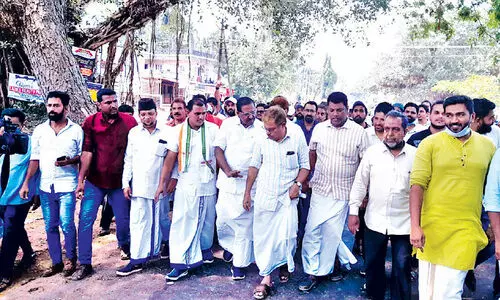 ഖമറുച്ച ഇവിടെയുണ്ട്​...