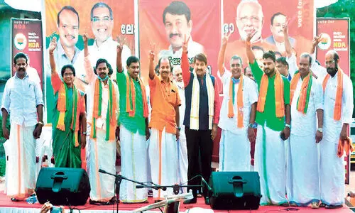 ക​ശ്​​മീ​ർ: കേ​ന്ദ്ര സ​ർ​ക്കാ​ർ നി​ല​പാ​ട്​ ശ​രി​യെ​ന്ന്​ തെ​ളി​ഞ്ഞു –മ​നോ​ജ്​ തി​വാ​രി