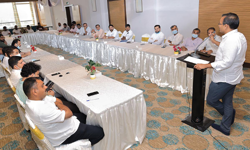 പ്ര​വാ​സി​ക​ളെ ദ്രോ​ഹി​ച്ച​വ​ർ​ക്കെ​തി​രാ​യ വി​ധി​യെ​ഴു​ത്താ​വ​ണം –പി.​കെ. അ​ൻ​വ​ർ ന​ഹ