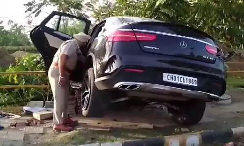mercedes accident