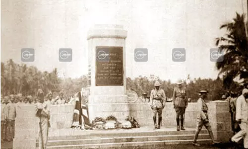 പൊളിച്ചു നീക്കണം; നമ്മളുടെ നെഞ്ചിലാണീ കല്ല്​ നാട്ടിവെച്ചത്​