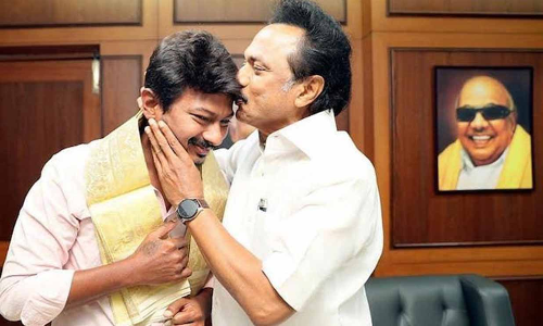 തലമുറമാറ്റത്തിനൊരുങ്ങി കരുണാനിധി കുടുംബം; സ്​റ്റാലിനും ഉദയ്​നിധിയും കളത്തിൽ